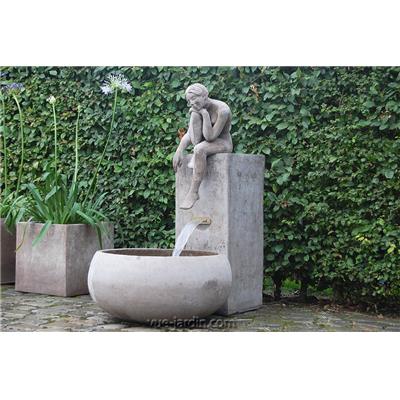 Fontaine  Statue de Jardin Tereza en Terre Cuite Ocre ou Grise